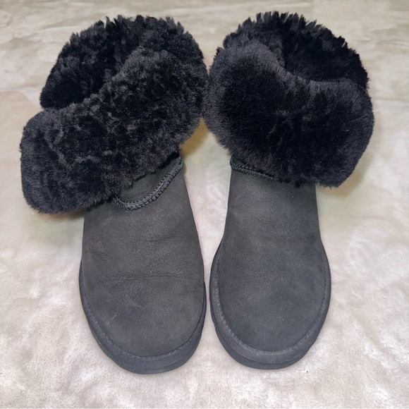 UGG Australia Black Suede Leather Bailey Button Boots Size 7 - Picture 9 of 16